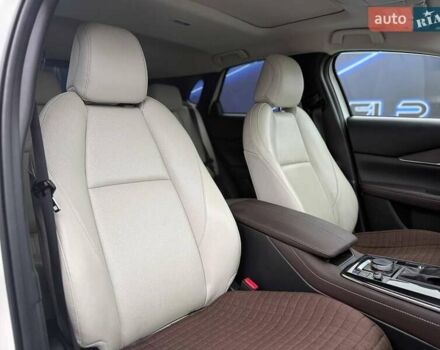 Белый Мазда CX-30, объемом двигателя 2.5 л и пробегом 68 тыс. км за 22500 $, фото 2 на Automoto.ua