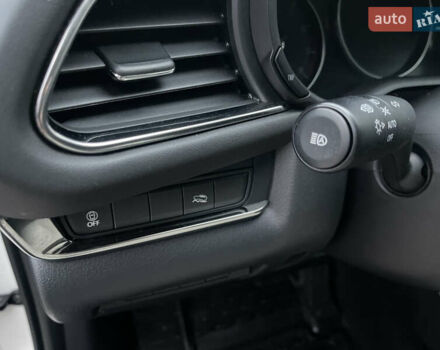 Белый Мазда CX-30, объемом двигателя 2.5 л и пробегом 103 тыс. км за 18200 $, фото 25 на Automoto.ua