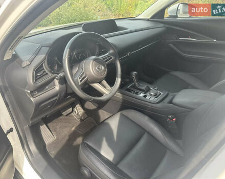 Белый Мазда CX-30, объемом двигателя 2.5 л и пробегом 48 тыс. км за 23200 $, фото 12 на Automoto.ua
