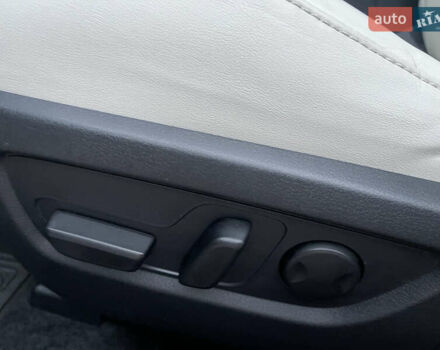 Белый Мазда CX-30, объемом двигателя 2.5 л и пробегом 103 тыс. км за 18200 $, фото 22 на Automoto.ua