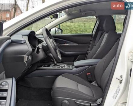 Белый Мазда CX-30, объемом двигателя 2.5 л и пробегом 43 тыс. км за 17799 $, фото 25 на Automoto.ua