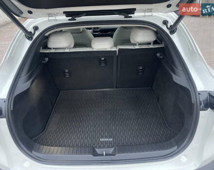 Белый Мазда CX-30, объемом двигателя 2.5 л и пробегом 103 тыс. км за 18200 $, фото 13 на Automoto.ua