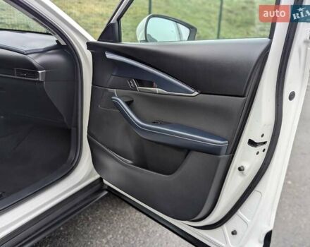 Белый Мазда CX-30, объемом двигателя 2.5 л и пробегом 43 тыс. км за 17799 $, фото 31 на Automoto.ua