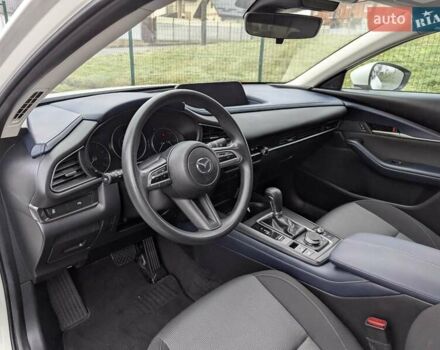 Белый Мазда CX-30, объемом двигателя 2.5 л и пробегом 43 тыс. км за 17799 $, фото 27 на Automoto.ua