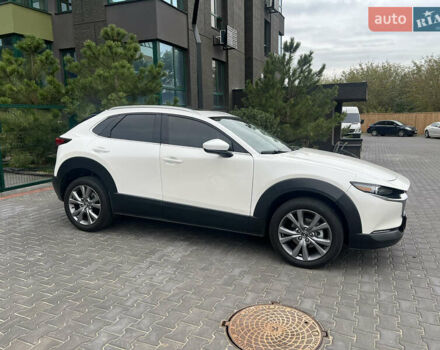 Белый Мазда CX-30, объемом двигателя 2.49 л и пробегом 40 тыс. км за 22500 $, фото 2 на Automoto.ua