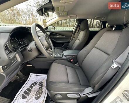 Белый Мазда CX-30, объемом двигателя 2.5 л и пробегом 134 тыс. км за 15500 $, фото 8 на Automoto.ua
