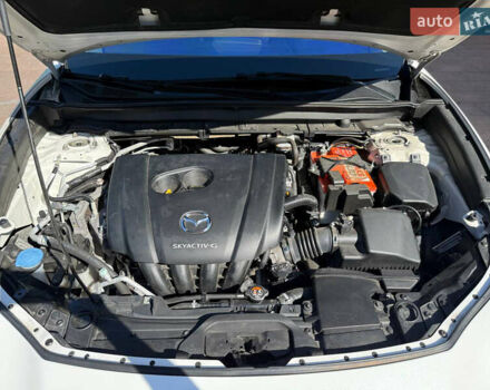 Белый Мазда CX-30, объемом двигателя 2.49 л и пробегом 62 тыс. км за 18299 $, фото 17 на Automoto.ua