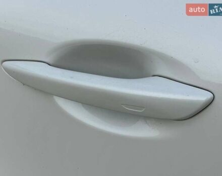 Белый Мазда CX-30, объемом двигателя 2.5 л и пробегом 134 тыс. км за 15500 $, фото 20 на Automoto.ua