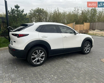 Белый Мазда CX-30, объемом двигателя 2.49 л и пробегом 40 тыс. км за 22500 $, фото 3 на Automoto.ua