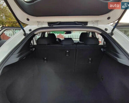 Білий Мазда CX-30, об'ємом двигуна 2.5 л та пробігом 80 тис. км за 14000 $, фото 18 на Automoto.ua