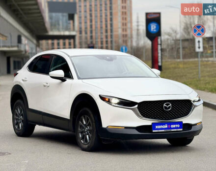 Белый Мазда CX-30, объемом двигателя 2.49 л и пробегом 39 тыс. км за 17999 $, фото 2 на Automoto.ua