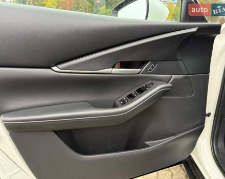 Белый Мазда CX-30, объемом двигателя 2.5 л и пробегом 59 тыс. км за 17800 $, фото 14 на Automoto.ua