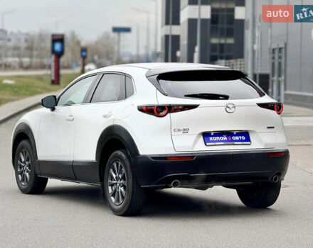 Белый Мазда CX-30, объемом двигателя 2.49 л и пробегом 39 тыс. км за 17999 $, фото 6 на Automoto.ua