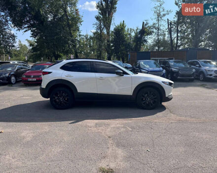 Белый Мазда CX-30, объемом двигателя 2.5 л и пробегом 63 тыс. км за 21400 $, фото 2 на Automoto.ua