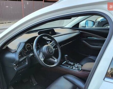 Белый Мазда CX-30, объемом двигателя 2.49 л и пробегом 52 тыс. км за 21500 $, фото 2 на Automoto.ua