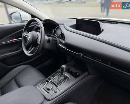 Белый Мазда CX-30, объемом двигателя 2.5 л и пробегом 59 тыс. км за 17999 $, фото 19 на Automoto.ua