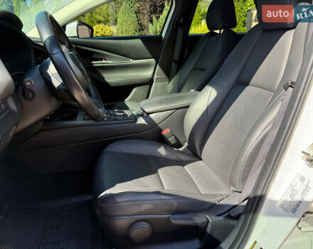 Білий Мазда CX-30, об'ємом двигуна 2.49 л та пробігом 62 тис. км за 18500 $, фото 11 на Automoto.ua