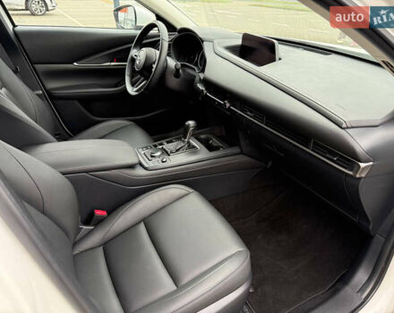 Белый Мазда CX-30, объемом двигателя 2.5 л и пробегом 59 тыс. км за 17800 $, фото 16 на Automoto.ua