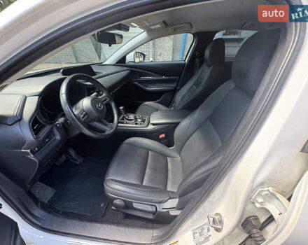 Білий Мазда CX-30, об'ємом двигуна 2.49 л та пробігом 100 тис. км за 22000 $, фото 6 на Automoto.ua
