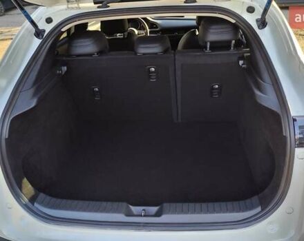 Белый Мазда CX-30, объемом двигателя 2.5 л и пробегом 106 тыс. км за 18800 $, фото 27 на Automoto.ua