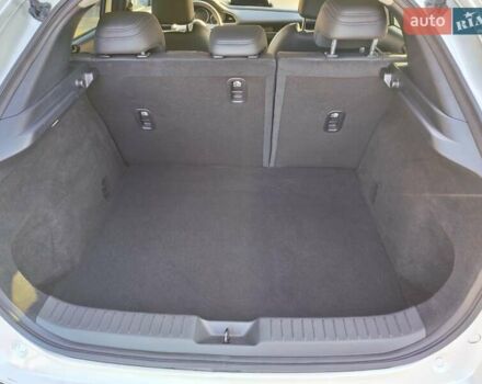 Белый Мазда CX-30, объемом двигателя 2.5 л и пробегом 106 тыс. км за 18800 $, фото 28 на Automoto.ua