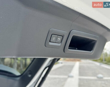 Белый Мазда CX-30, объемом двигателя 2.5 л и пробегом 49 тыс. км за 19900 $, фото 32 на Automoto.ua