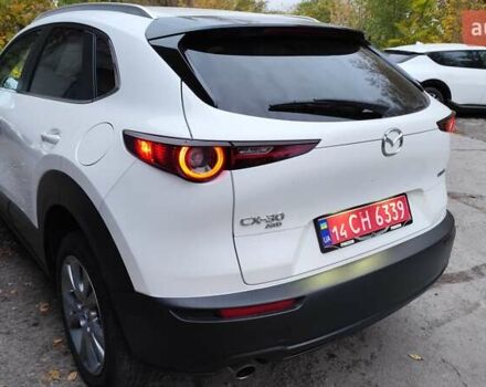 Белый Мазда CX-30, объемом двигателя 2.5 л и пробегом 106 тыс. км за 17400 $, фото 16 на Automoto.ua