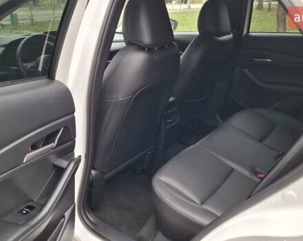 Белый Мазда CX-30, объемом двигателя 2.49 л и пробегом 48 тыс. км за 18800 $, фото 16 на Automoto.ua