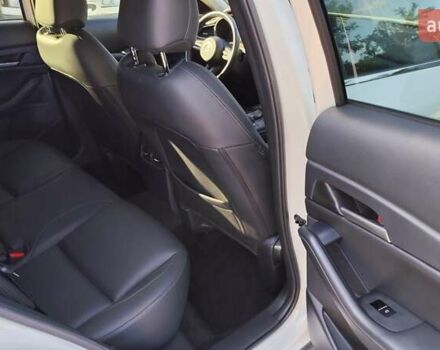 Белый Мазда CX-30, объемом двигателя 2.5 л и пробегом 106 тыс. км за 18800 $, фото 11 на Automoto.ua