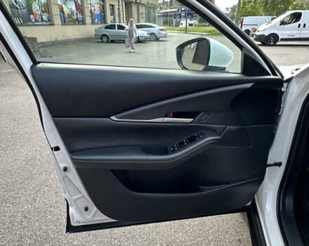 Белый Мазда CX-30, объемом двигателя 2.49 л и пробегом 31 тыс. км за 23500 $, фото 26 на Automoto.ua
