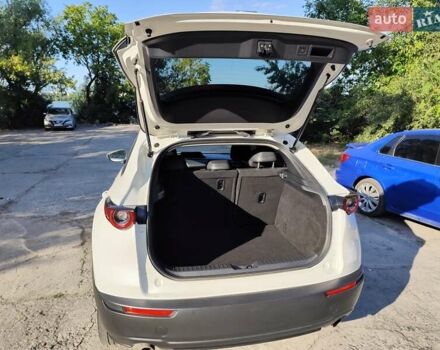 Белый Мазда CX-30, объемом двигателя 2.5 л и пробегом 106 тыс. км за 18800 $, фото 19 на Automoto.ua