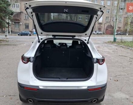 Белый Мазда CX-30, объемом двигателя 2.49 л и пробегом 48 тыс. км за 18800 $, фото 12 на Automoto.ua