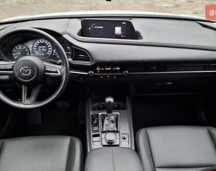 Белый Мазда CX-30, объемом двигателя 2.49 л и пробегом 48 тыс. км за 18800 $, фото 20 на Automoto.ua