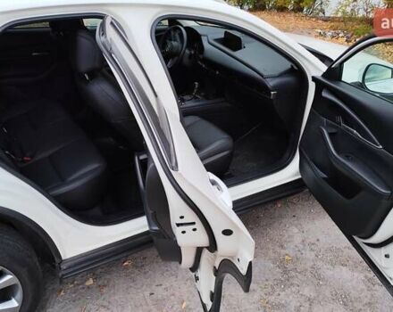 Белый Мазда CX-30, объемом двигателя 2.5 л и пробегом 106 тыс. км за 17400 $, фото 20 на Automoto.ua