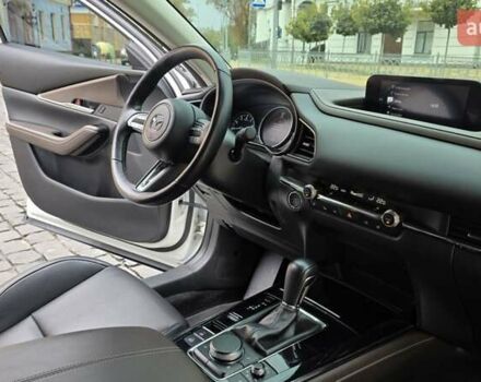 Белый Мазда CX-30, объемом двигателя 2 л и пробегом 55 тыс. км за 26500 $, фото 24 на Automoto.ua