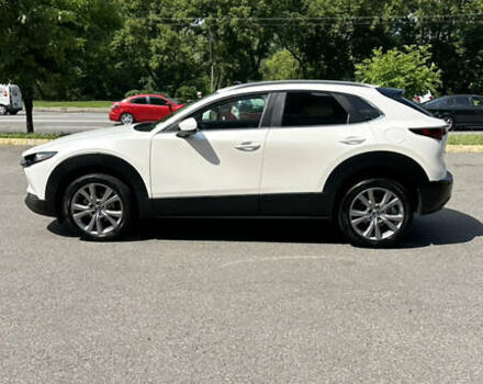 Белый Мазда CX-30, объемом двигателя 2.49 л и пробегом 31 тыс. км за 23500 $, фото 1 на Automoto.ua