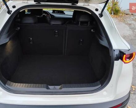 Белый Мазда CX-30, объемом двигателя 2.5 л и пробегом 106 тыс. км за 17400 $, фото 10 на Automoto.ua