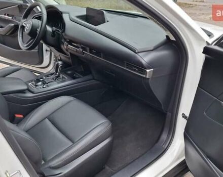 Белый Мазда CX-30, объемом двигателя 2.49 л и пробегом 48 тыс. км за 18800 $, фото 15 на Automoto.ua