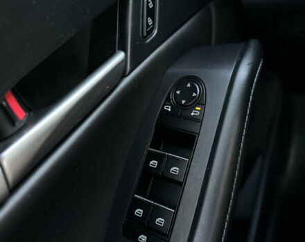 Белый Мазда CX-30, объемом двигателя 2.5 л и пробегом 31 тыс. км за 20800 $, фото 8 на Automoto.ua