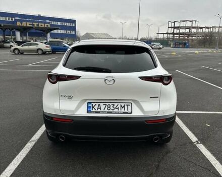 Белый Мазда CX-30, объемом двигателя 2 л и пробегом 32 тыс. км за 28000 $, фото 3 на Automoto.ua
