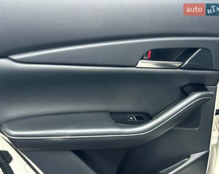 Белый Мазда CX-30, объемом двигателя 2.49 л и пробегом 19 тыс. км за 24500 $, фото 51 на Automoto.ua