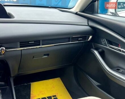 Белый Мазда CX-30, объемом двигателя 2.49 л и пробегом 19 тыс. км за 24500 $, фото 59 на Automoto.ua