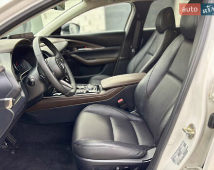 Белый Мазда CX-30, объемом двигателя 2.5 л и пробегом 4 тыс. км за 24999 $, фото 14 на Automoto.ua