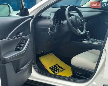 Белый Мазда CX-30, объемом двигателя 2.49 л и пробегом 19 тыс. км за 24500 $, фото 26 на Automoto.ua