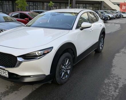 Белый Мазда CX-30, объемом двигателя 2.49 л и пробегом 40 тыс. км за 17400 $, фото 1 на Automoto.ua