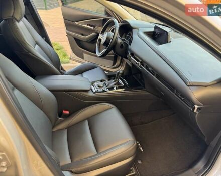 Бежевый Мазда CX-30, объемом двигателя 2 л и пробегом 46 тыс. км за 25500 $, фото 9 на Automoto.ua