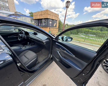 Черный Мазда CX-30, объемом двигателя 2.49 л и пробегом 30 тыс. км за 20500 $, фото 18 на Automoto.ua