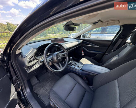 Черный Мазда CX-30, объемом двигателя 2.49 л и пробегом 30 тыс. км за 20500 $, фото 6 на Automoto.ua
