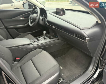 Черный Мазда CX-30, объемом двигателя 2.5 л и пробегом 12 тыс. км за 18900 $, фото 6 на Automoto.ua