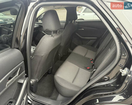 Черный Мазда CX-30, объемом двигателя 2.5 л и пробегом 12 тыс. км за 18900 $, фото 3 на Automoto.ua
